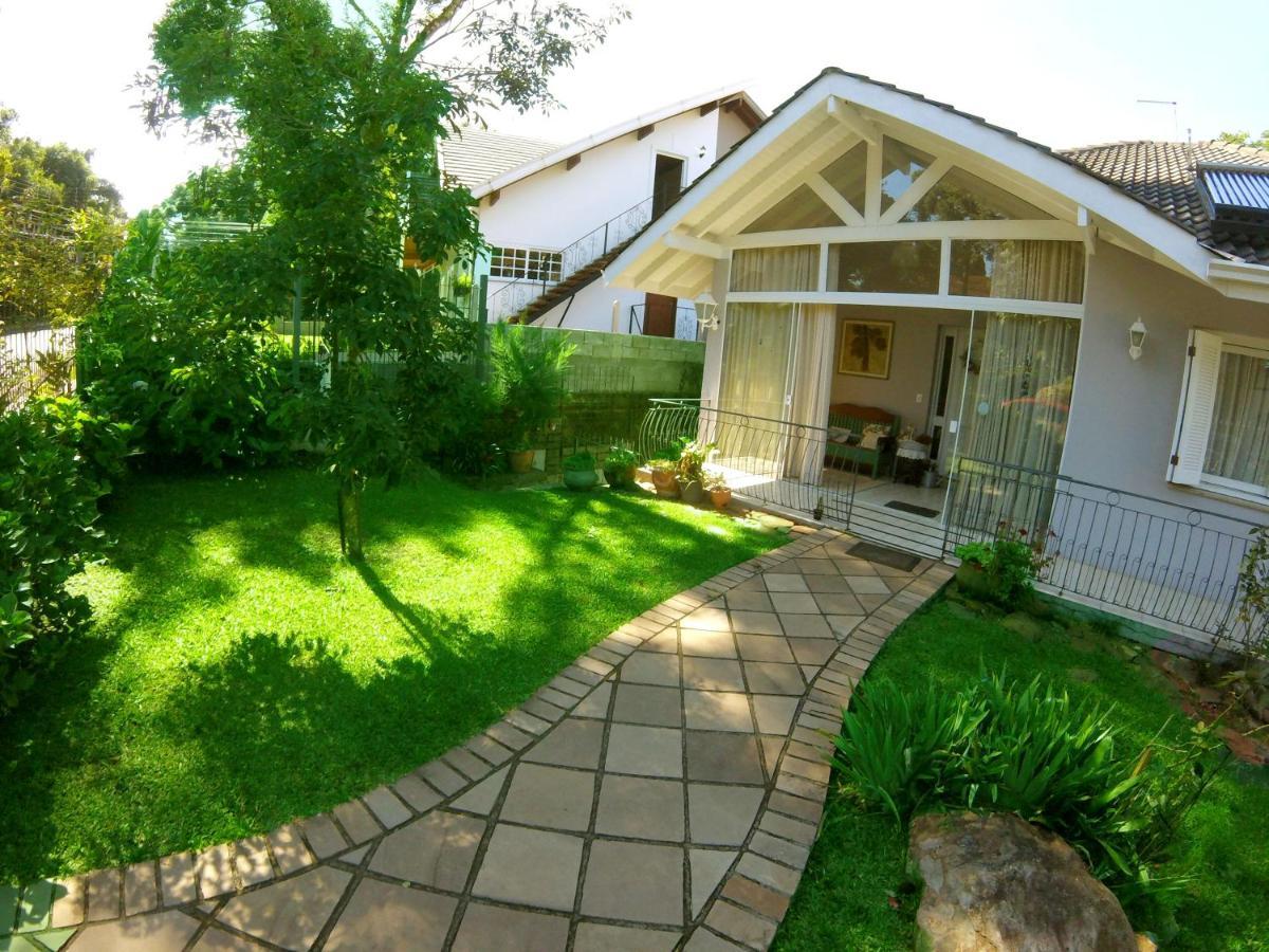 Pousada Ipe Amarelo E Quinta Dos Medeiros Bed & Breakfast Gramado Exterior foto